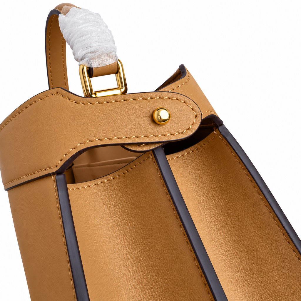 Fendi Peekaboo ISeeU Mini 20cm – Camel Calfskin Crossbody Bag
