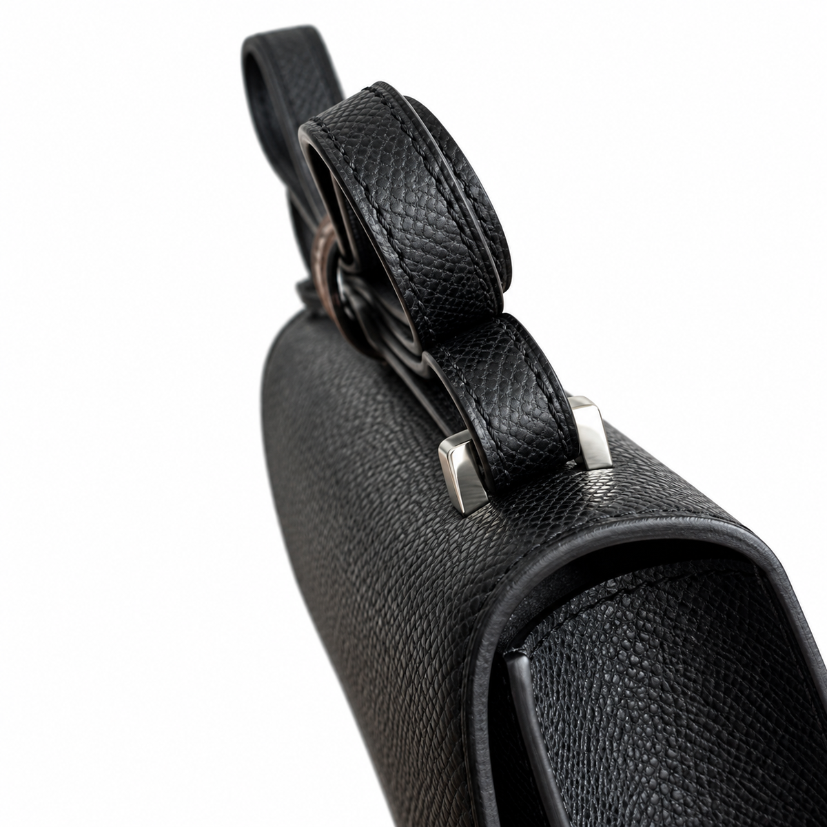 Hermès 26cm Crossbody Bag – Street Style Luxury Leather